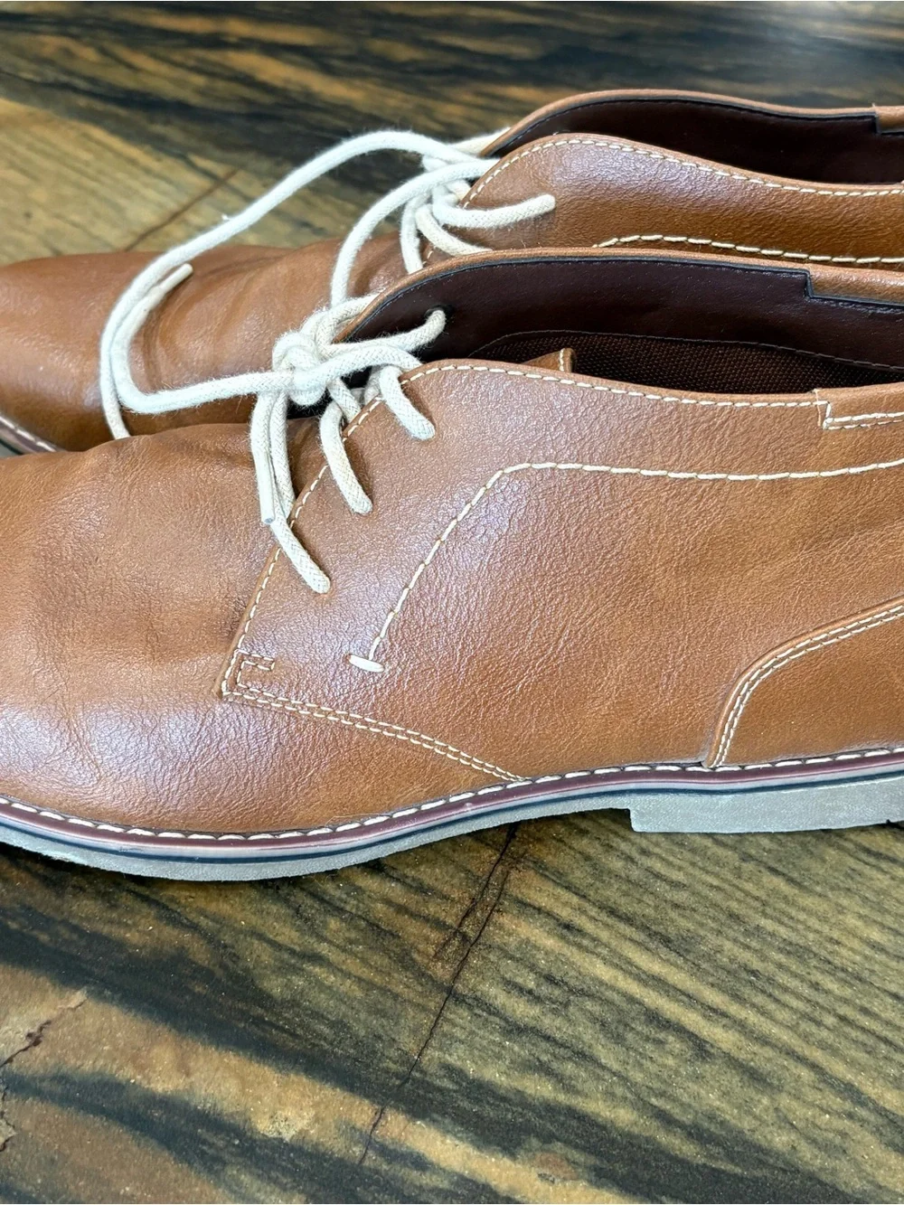 Sonoma Tan Leather Chukka Boots with White Laces